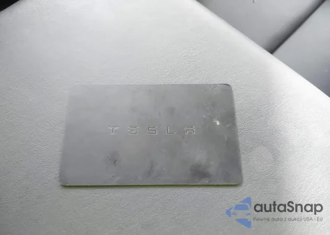 2020 Tesla Model 3 Standard Range Plus Rear-Wheel Drive/Standard Range Rear-Wheel Drive z USA, uszkodzony, nr VIN 5YJ3E1EA3LF783827